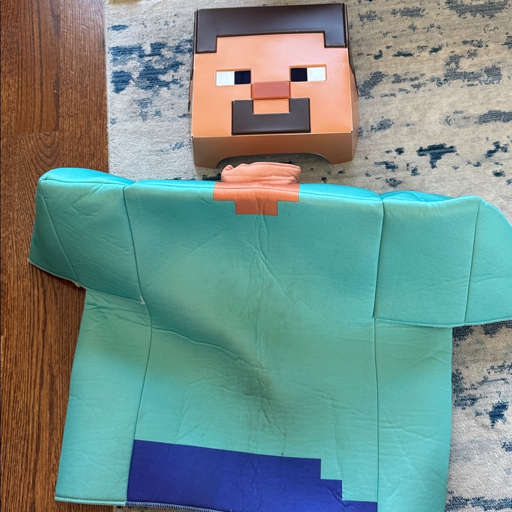 Kids Minecraft costume size Large 10 12